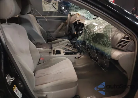 2011 Toyota Camry Le z USA, uszkodzony, nr VIN 4T1BF3EK2BU683619